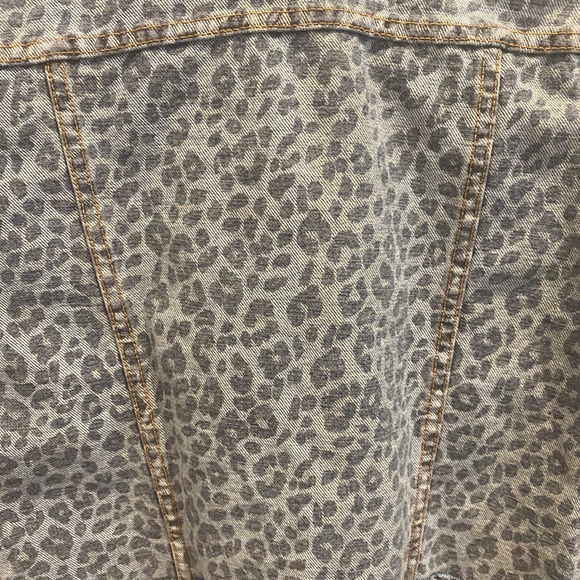 GRLFRND CARA LEOPARD PRINT CROPPED DENIM - Picture 7 of 10